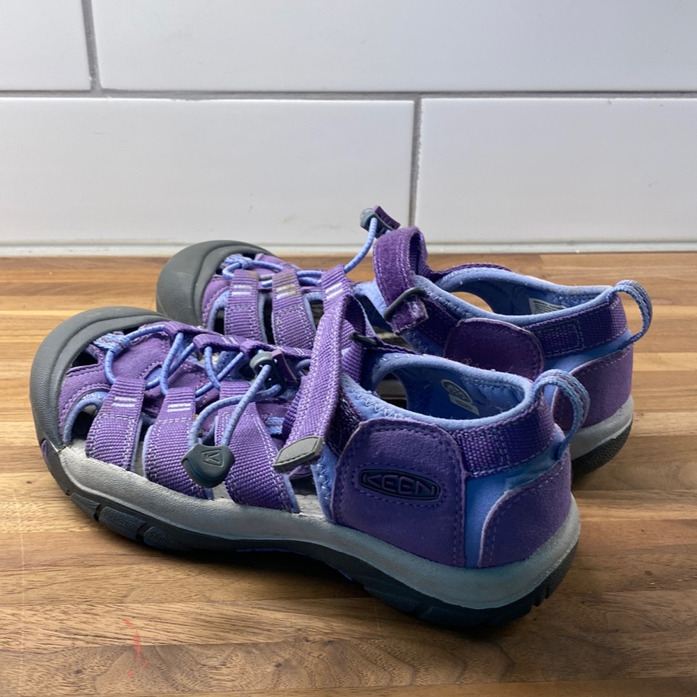 Women’s Keens